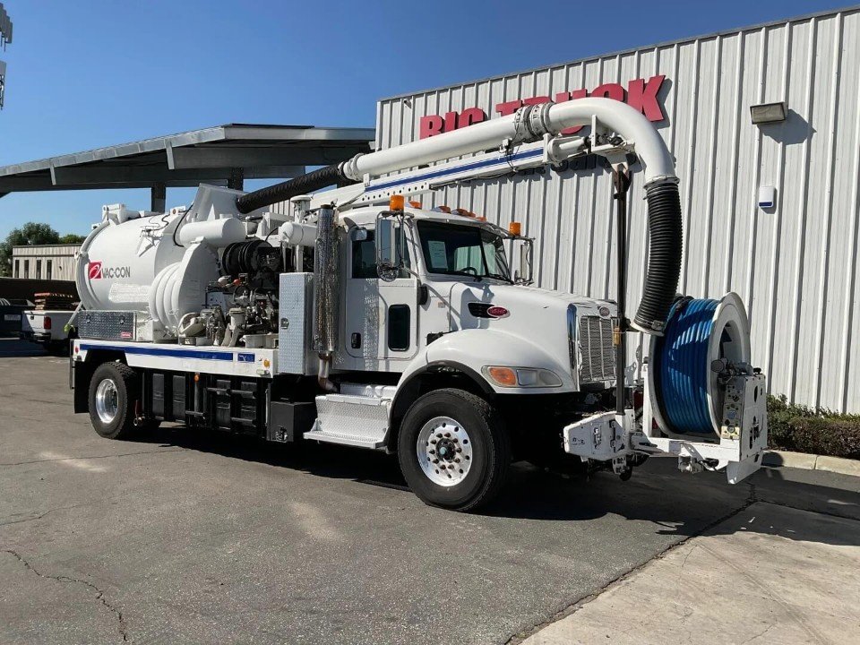 Vacuum & Sewage Suction Trucks